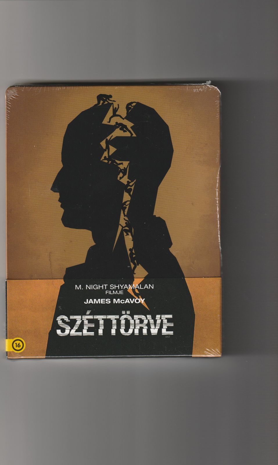 Széttörve (fémdobozos)